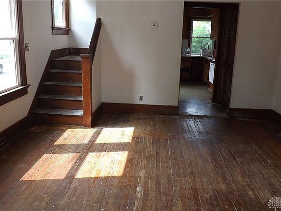 4th image of 3601 E 2nd St