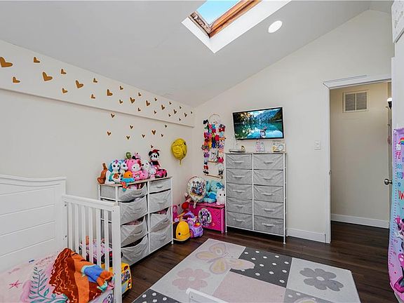 5th image of 492 Lisk Ave #1