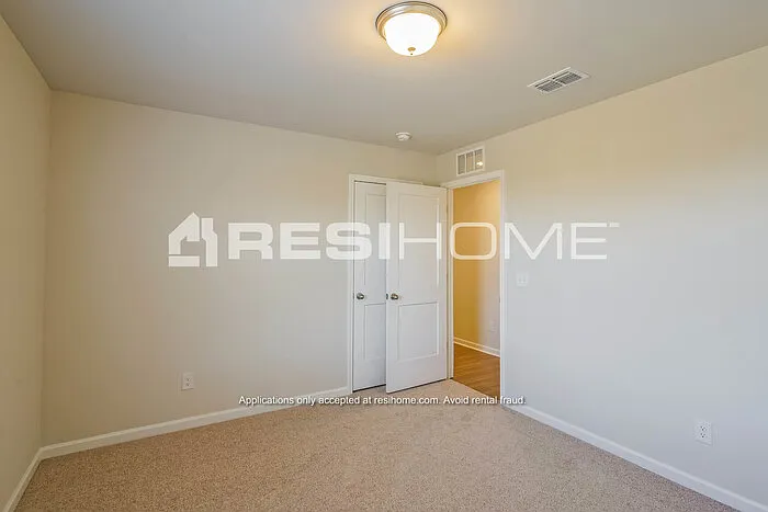 960 Juniper Ln — Photo 13