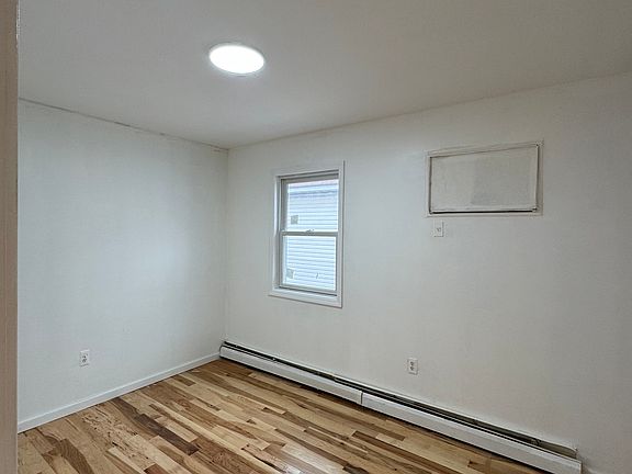 3rd image of 5725 Arverne Blvd Floor 2