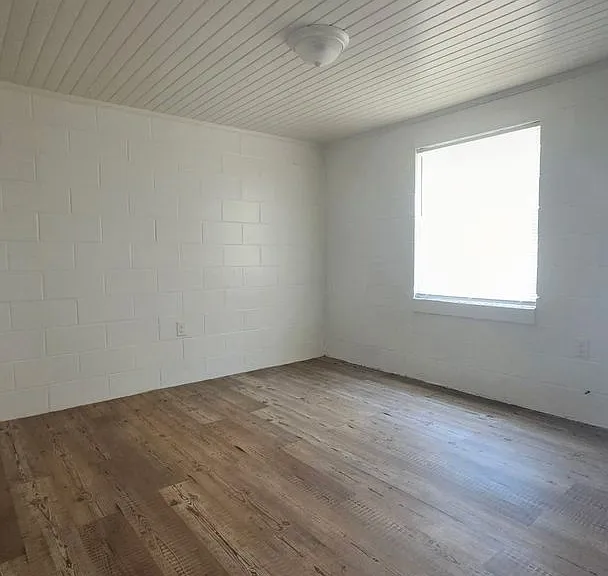 1404 S Jackson St — Photo 13