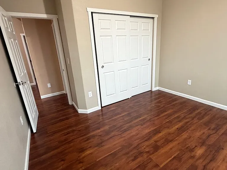 215 N Wellington St — Photo 10