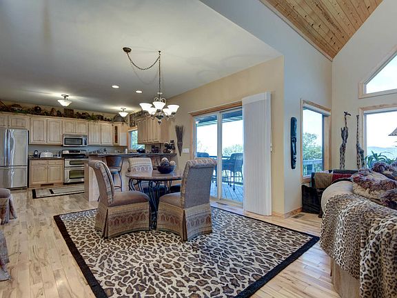 3rd image of 15 Eagle Terrace Dr