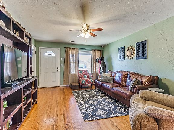 5th image of 1909 Churchill Way