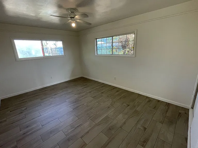 24266 Virginia Ln — Photo 4