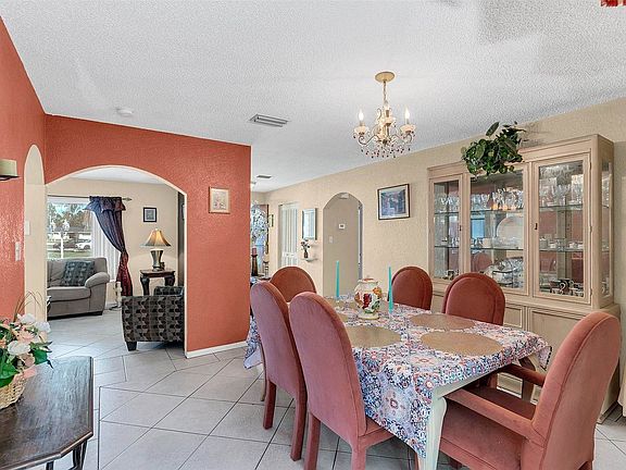 4th image of 1115 Eagles Nest Ave