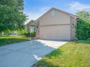 6735 Sparrowood Dr, Indianapolis, IN
