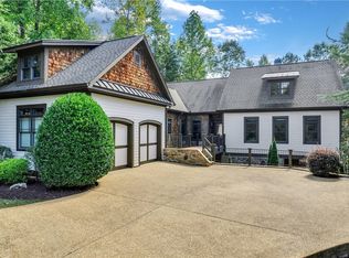83 Wards Pond Way, Toccoa, GA 30577