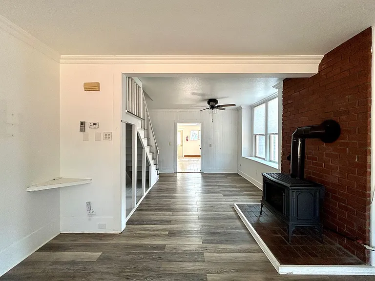 304 S Anderson St — Photo 8