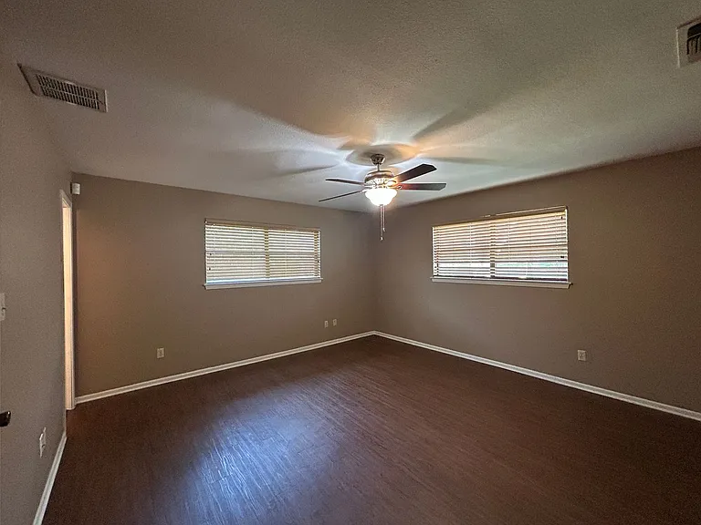 826 Timber Dr — Photo 26