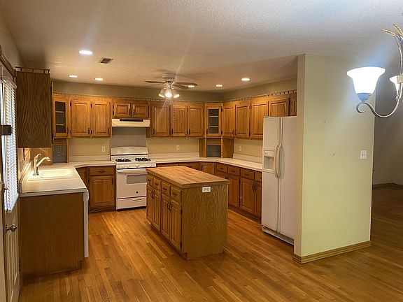 4th image of 5213 W Business Highway 50