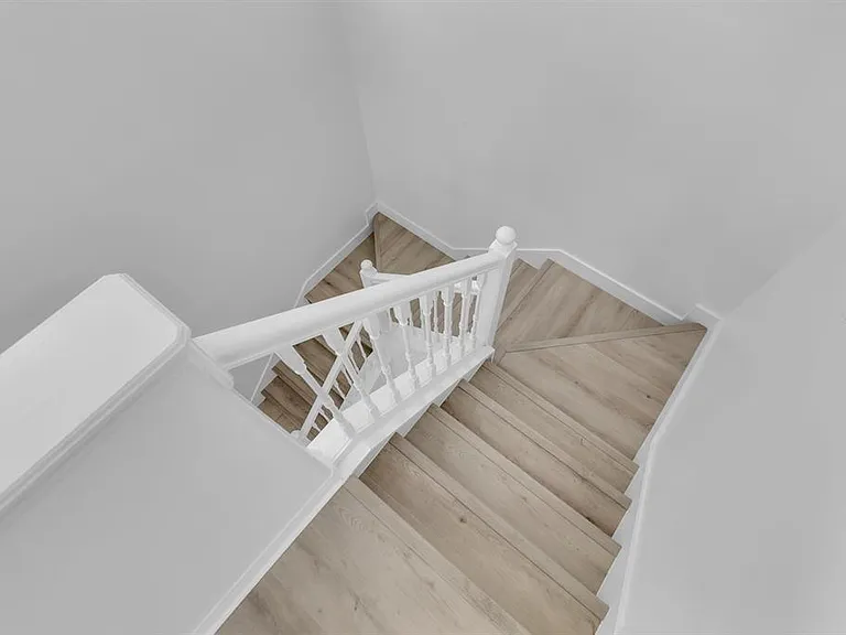 4210 Windsor Lake Cir — Photo 23