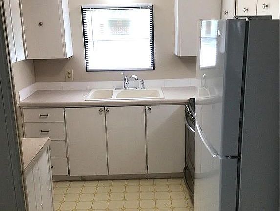 5th image of 2809-2811 Hoover Ave