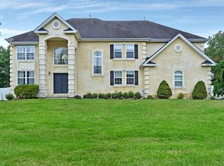8 Fox Hollow Dr, Jackson, NJ