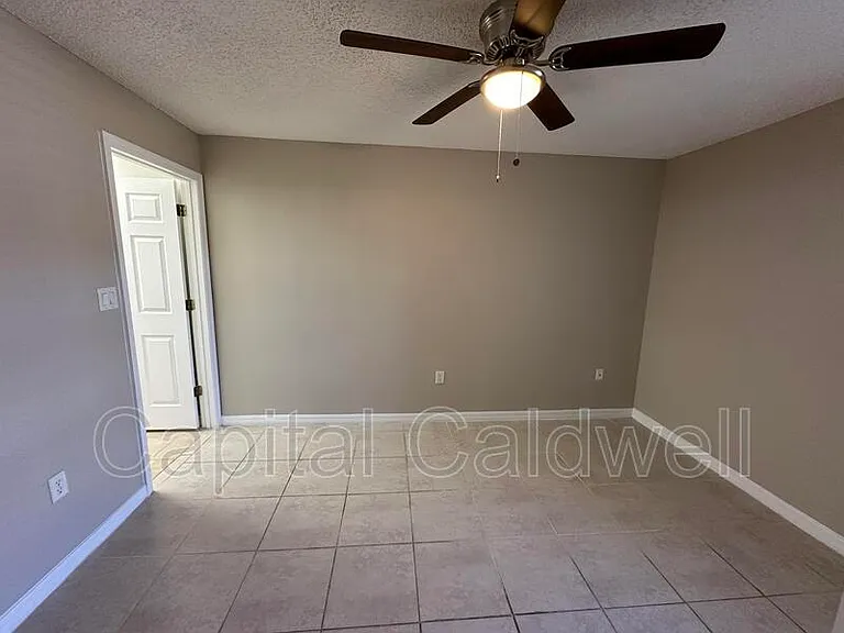 209 Lake Brook Cir #LB103 — Photo 17