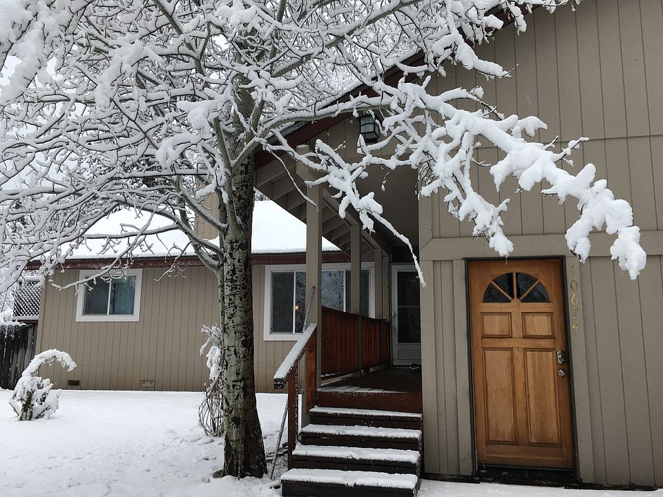 1st image of 10674 Pine Cone Dr