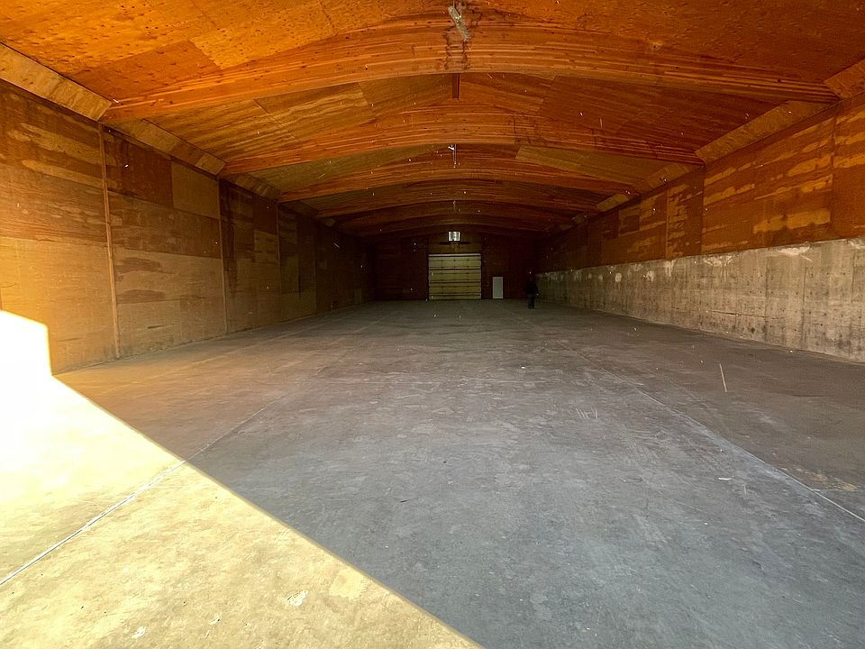 Building Photo 4