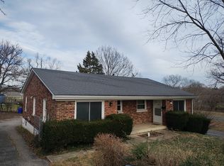 2081 Cambridge Dr #B, Lexington, KY 40504