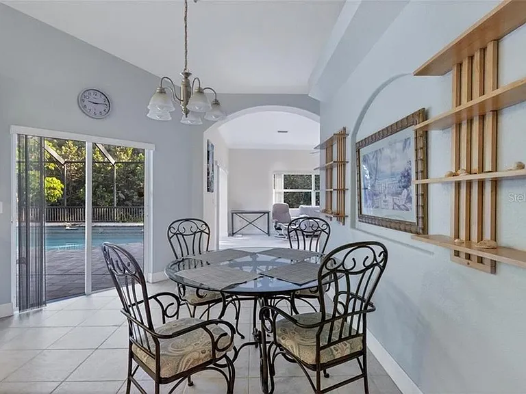 100 Spaniards Rd — Photo 15
