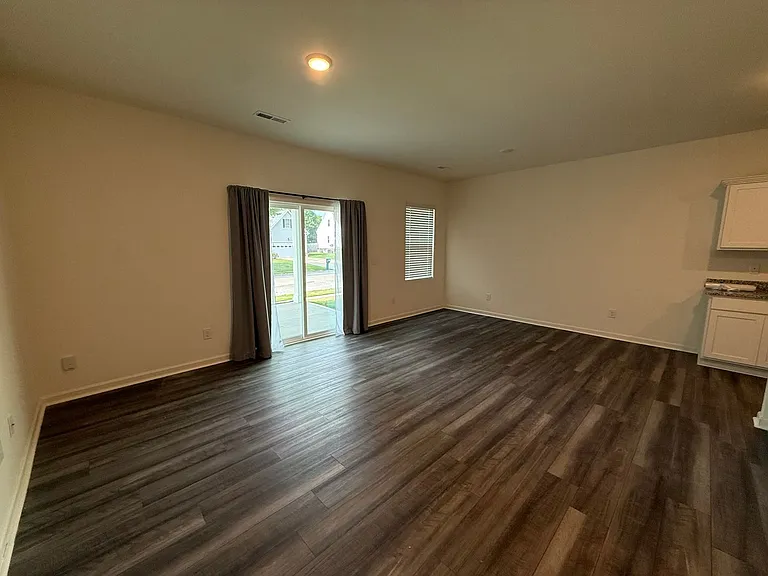 3513 Walker Dr W — Photo 20