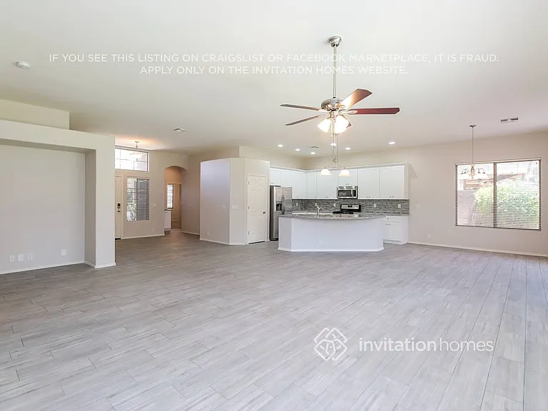 2551 S Drexel — Photo 4