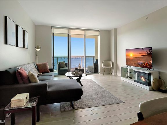 4th image of 3000 Oasis Grand Blvd APT 1401