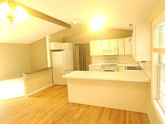 2nd image of 7277 48th Ave