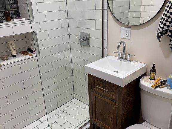 5th image of 3656 S Wood St #1