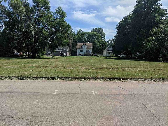 4th image of 239 W South St