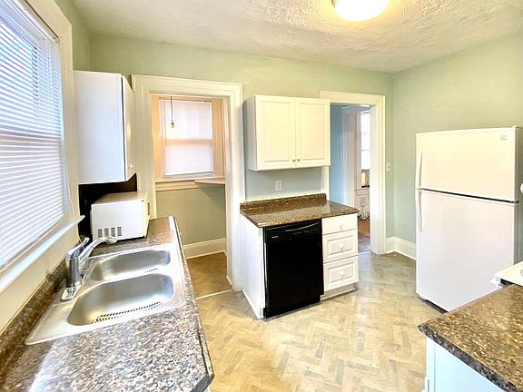 2nd image of 1326 W Friendly Ave #A