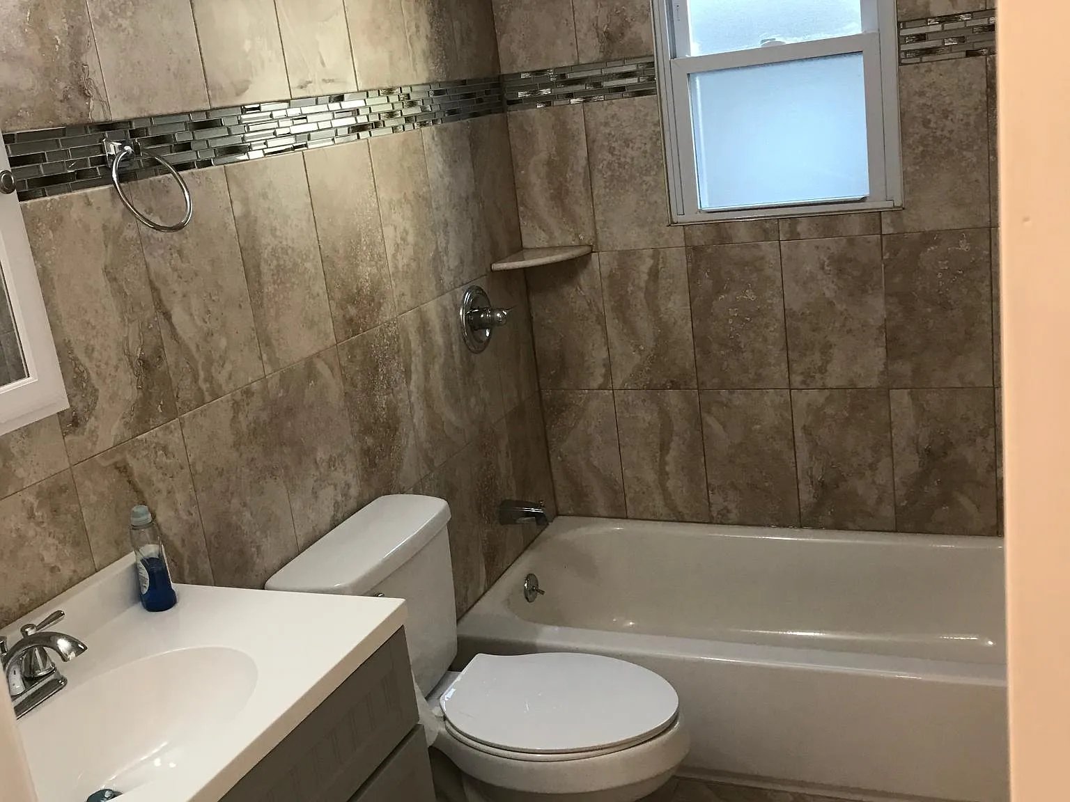 137 Stroud Ave — Photo 3