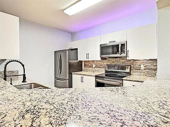 5th image of 130 SW Peacock Blvd APT 16-102