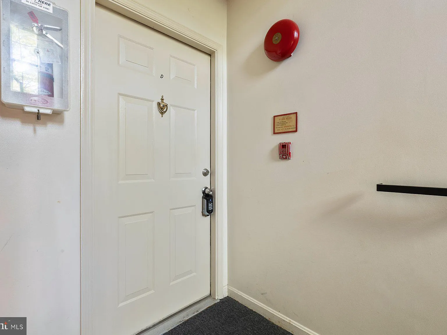 2401 Normandy Square Pl — Photo 2