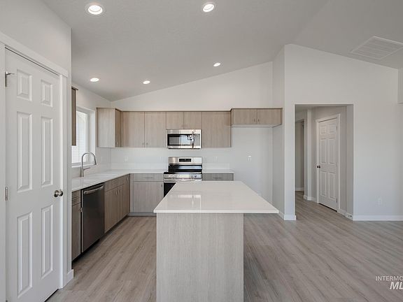 4th image of 2288 W Penstemon St