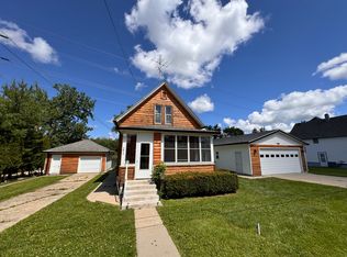 1911 W 1st St, Dixon, IL 61021