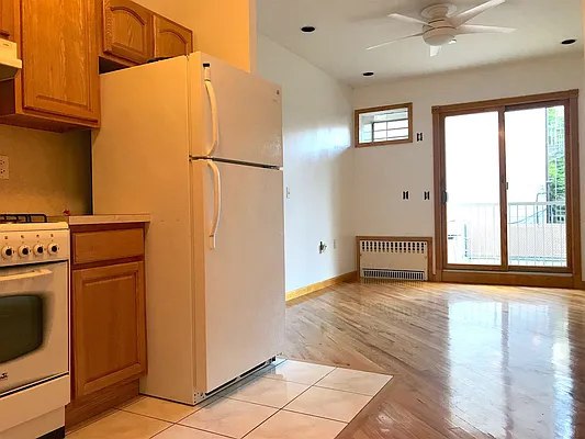 Rented by Capri Jet Realty Corp | media 28