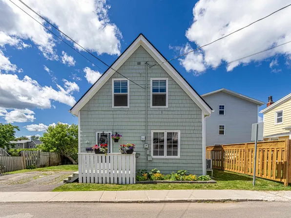 67 Victoria St, Charlottetown, PE C1A 2B4