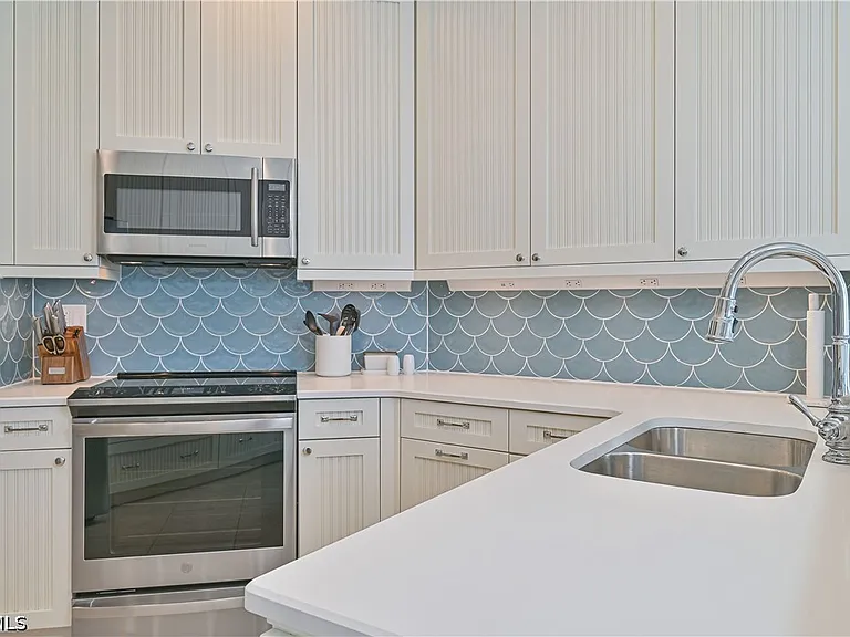 5000 Royal Shores Dr #101 — Photo 11