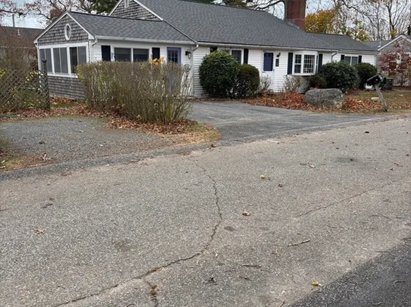 74 Hillside Ave, North Falmouth, MA 02556