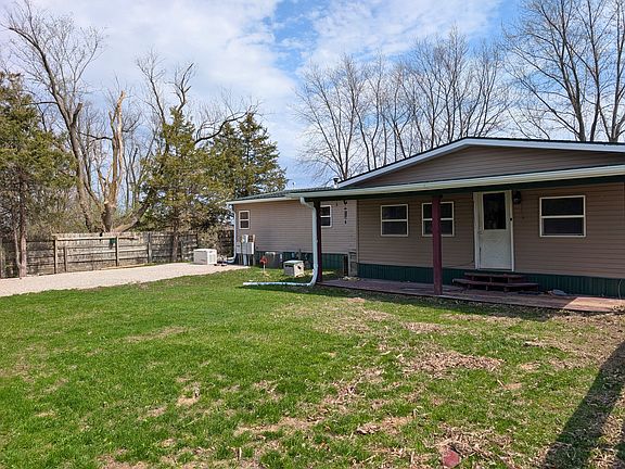 3rd image of 2434 E 2350th Rd