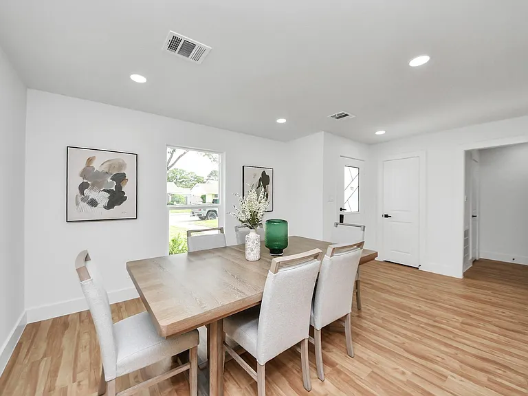 6249 Locke Ln — Photo 15