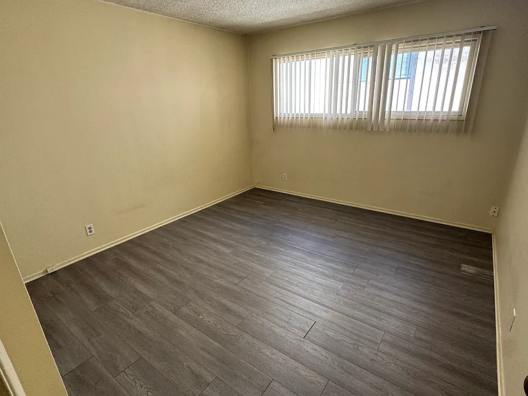 15445 Moorpark St #5 — Photo 7