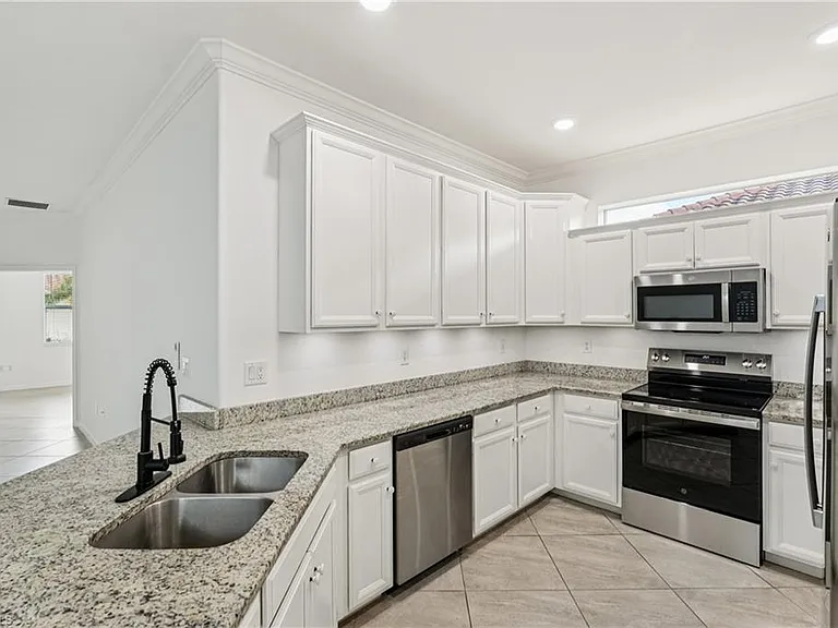 1751 Alameda Dr — Photo 4