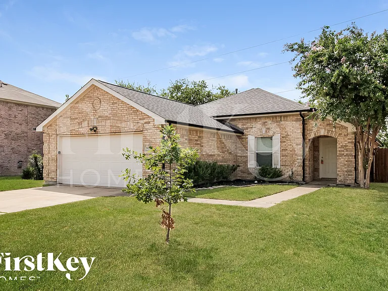 1450 Waldrop Dr — Photo 2