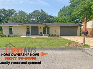 1924 Raintree Dr, Imperial, MO 63052