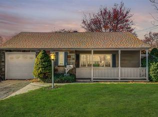 25 Grand Central Ave, Amityville, NY