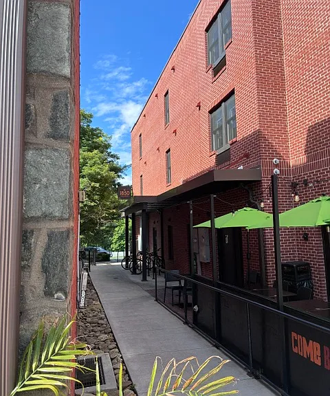 775 W King St #1105 — Photo 2