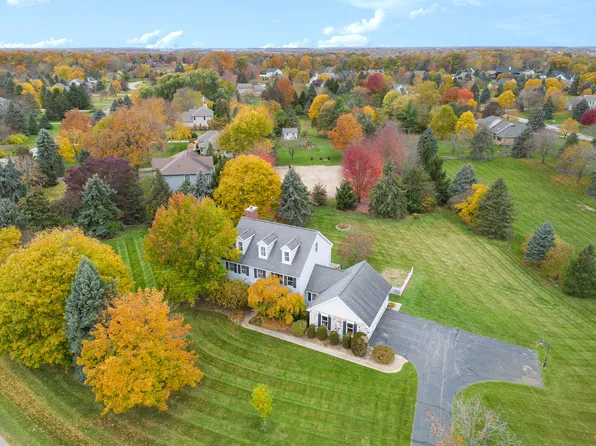 9180 Yorkshire Dr, Saline, MI 48176