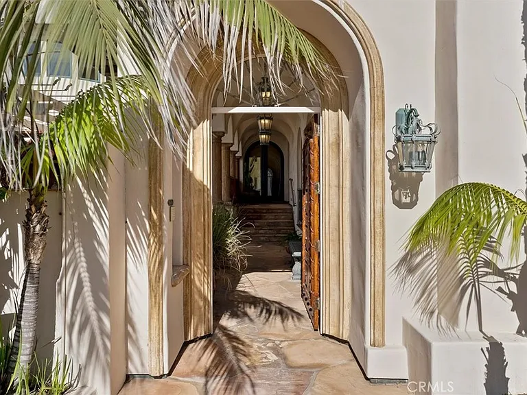 1500 The Strand — Photo 9