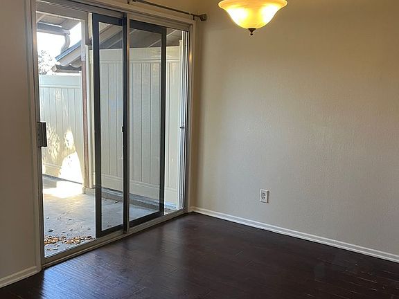4th image of 1460 Ramona Dr
